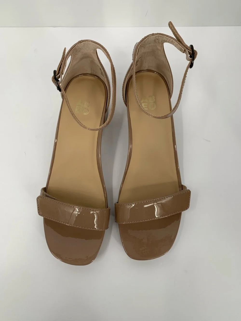 ABEO Avenue ankle strap sandal shoe tan patent leather block heel comfort 9